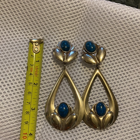 Vintage western style clip on earrings easily converted to pierced if you wish - Picture 5 of 9